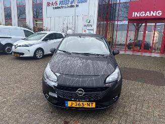 Damaged car Opel Corsa-E 1.2 2016/9