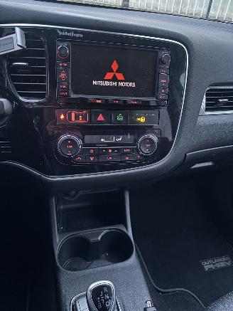 Mitsubishi Outlander 2.0 PHEV INSTYLE+ picture 13