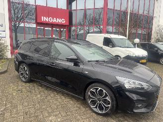 Schadeauto Ford Focus WAGON ST LINE BNS 110KW 2019/10
