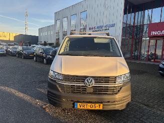 Schadeauto Volkswagen Transporter 2.0 TDI L1H1 26 Comfortline 2022/9