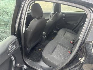 Peugeot 208 1.2 PURETECH ACTIVE picture 10
