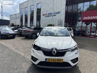 Unfallwagen Renault Arkana E-TECH  hybrid 145 evolution 2023/2