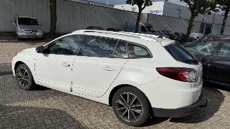 Renault Mégane 1.5 DCI AUTOMAAT SCHADE AAN DORPEL picture 4