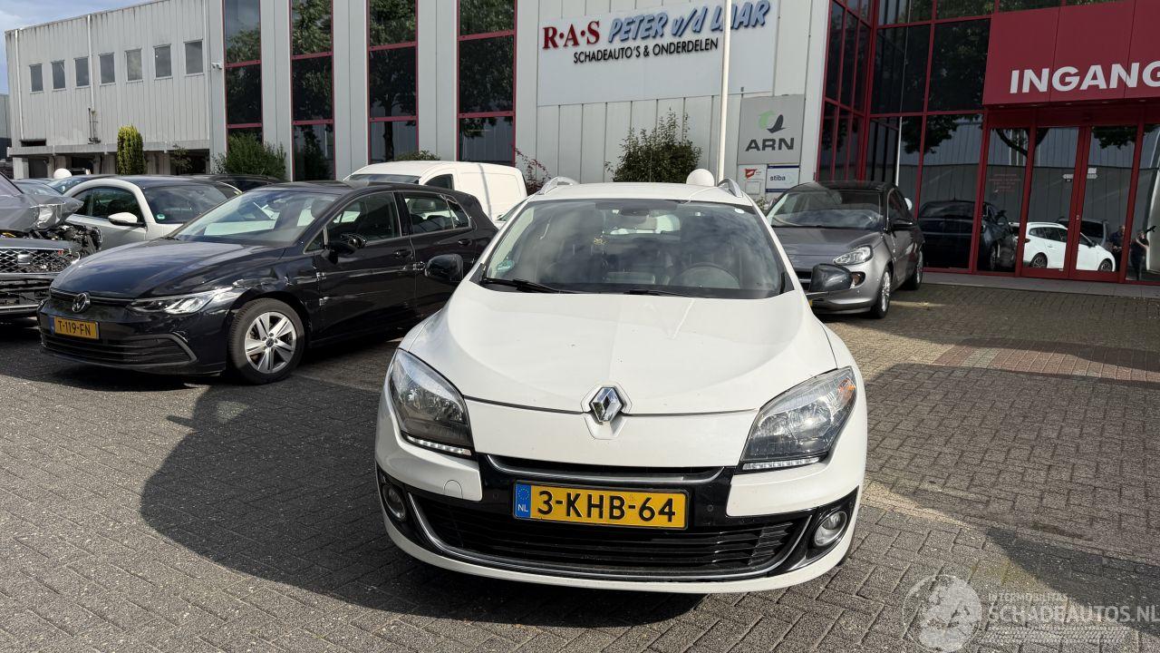 Renault Mégane 1.5 DCI AUTOMAAT SCHADE AAN DORPEL