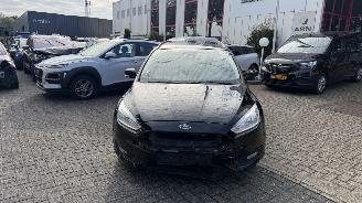 Schadeauto Ford Focus 1.0 TITANIUM 2016/3