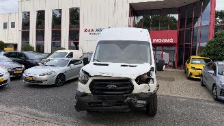 krockskadad bil bedrijf Ford Transit MHEV TREND 350 130 DC L4H3 RWD 2022/11