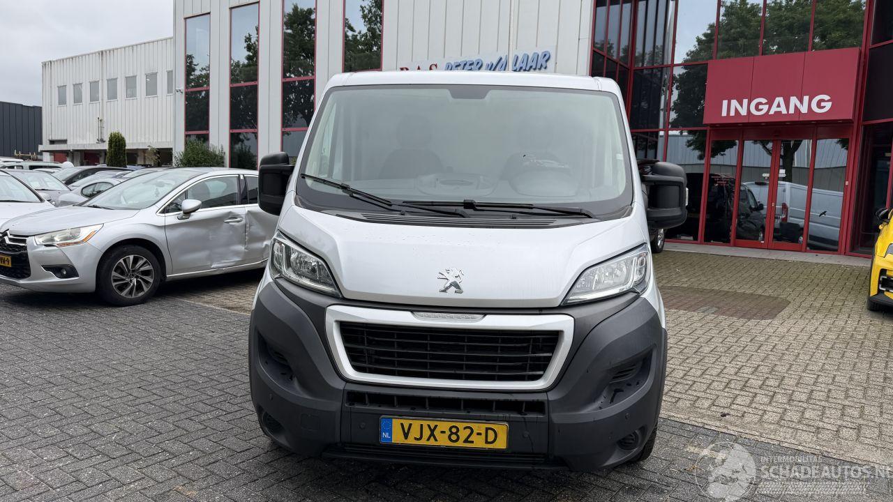 Peugeot Boxer 435 2.2 BlueHDi 140 L2H1 Zwaar Premium