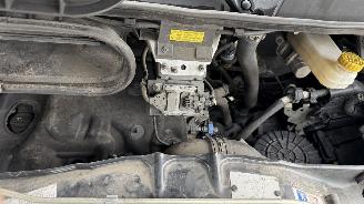 Peugeot Boxer 435 2.2 BlueHDi 140 L2H1 Zwaar Premium picture 16