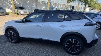 Peugeot 2008 1.2 PURETECH GT-LINE picture 3