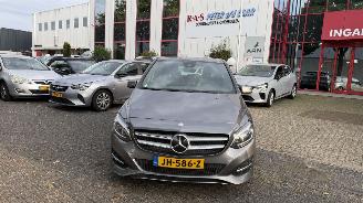 damaged passenger cars Mercedes B-klasse B200 D PRESTIGE 2015/1