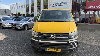 Vaurioauto  passenger cars Volkswagen Transporter 2.0TDI 110KW L1H2 EU6 2017/5