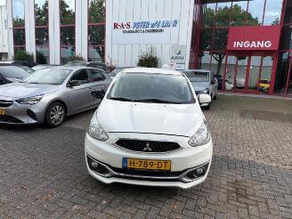 Vrakbiler auto Mitsubishi Space-star Space Star (A0), Hatchback, 2012 1.0 12V 2020/2