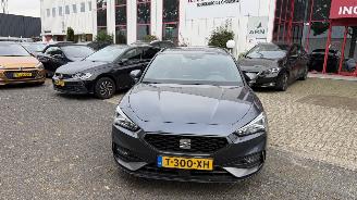 krockskadad bil auto Seat Leon SPORTSTOURER 1.5 TSI MHEV FR BUSINESS DSG 2023/10