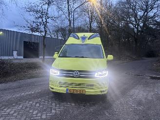 Vaurioauto  passenger cars Volkswagen Transporter T6 AMBULANCE GEEN SCHADE 2019/9