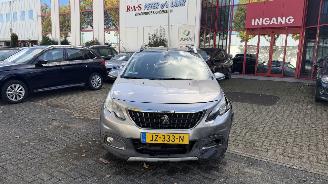 krockskadad bil auto Peugeot 2008 1.2 PURETECH BLUE LE 2016/7