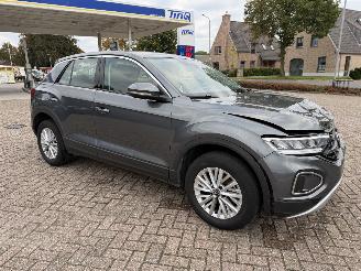 Voiture accidenté Volkswagen T-Roc 1.0 - 81 Kw 2024/2