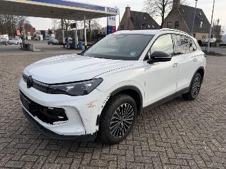 Voiture accidenté Volkswagen Tiguan 1.5 eTSi 150 Pk Mild Hybride DSG. Goal 2025/7