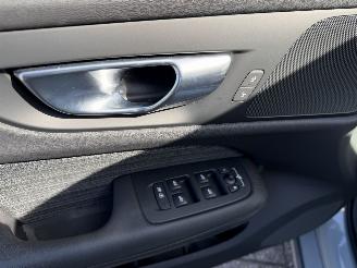Volvo V-60 T6  Plug-in AWD picture 36