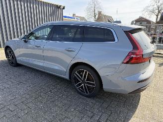 Volvo V-60 T6  Plug-in AWD picture 11