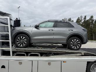Volkswagen T-Roc 1.5 e-TSi DSG Goal. Nieuwste model picture 2