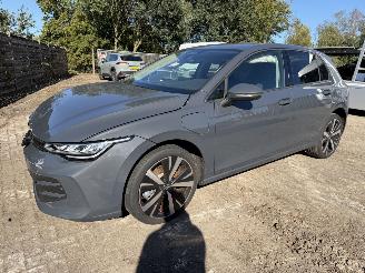 Unfallwagen Volkswagen Golf 1.5 E-Hybride 2026/1