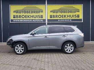 Mitsubishi Outlander Outlander (GF/GG), SUV, 2012 / 2022 2.0 16V PHEV 4x4 picture 2