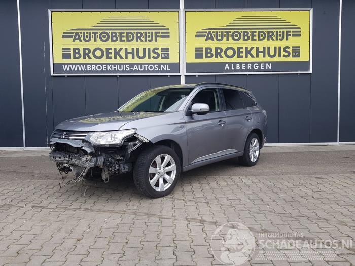 Mitsubishi Outlander Outlander (GF/GG), SUV, 2012 / 2022 2.0 16V PHEV 4x4