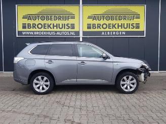 Mitsubishi Outlander Outlander (GF/GG), SUV, 2012 / 2022 2.0 16V PHEV 4x4 picture 6
