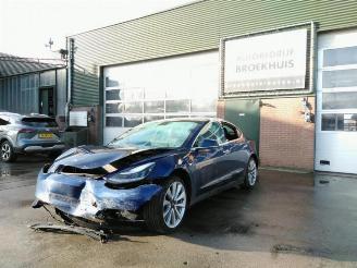 Démontage voiture Tesla Model 3 Model 3, Sedan, 2017 Long Range AWD 75 kWh 2019/12