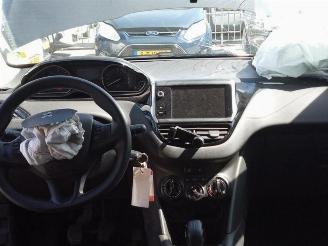 Peugeot 208 208 I (CA/CC/CK/CL), Hatchback, 2012 / 2019 1.6 Blue HDi 100 picture 20