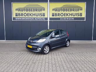 krockskadad bil auto Peugeot 107 1.0-12V XS Automatic 2008/9