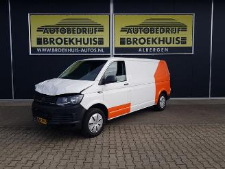 dañado vehículos comerciales Volkswagen Transporter 2.0 TDI L2H1 Comfortline 2019/9