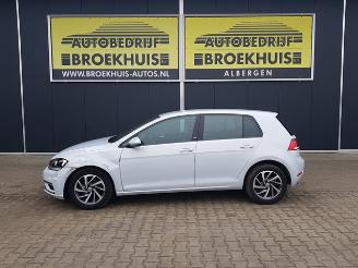 Volkswagen Golf 1.6 TDI Comfortline SOUND-Edition picture 2