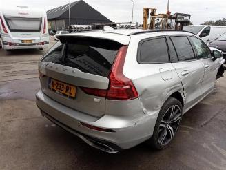 Volvo V-60 V60 II (ZW), Combi, 2018 2.0 T8 16V Plug-in Hybrid AWD picture 4