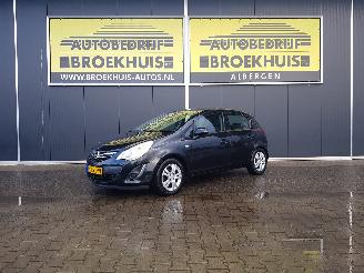 Unfallwagen Opel Corsa 1.3 CDTi EcoFlex S/S Cosmo 2012/4