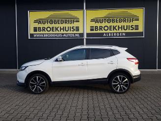 Nissan Qashqai 1.2 Premier Edition picture 2