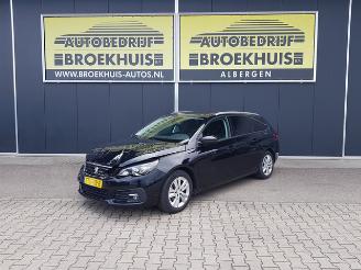 Voiture accidenté Peugeot 308 SW 1.2 PureTech Blue Lease Executive 2018/7