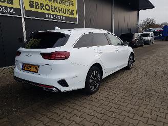 Kia Ceed 1.6 GDI PHEV DynamicPlusLine picture 8