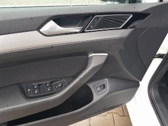 Volkswagen Passat Variant 1.6 TDI Comfortline Business picture 26