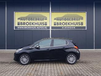Peugeot 208 1.2 PureTech Allure picture 2