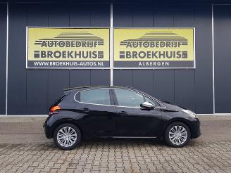 Peugeot 208 1.2 PureTech Allure picture 4