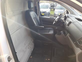 Toyota Proace 2.0 D-4D Cool Comfort Long picture 15