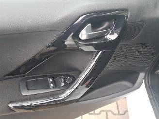 Peugeot 208 1.0 VTi Active picture 19