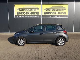Peugeot 208 1.2 PureTech Blue Lion picture 2