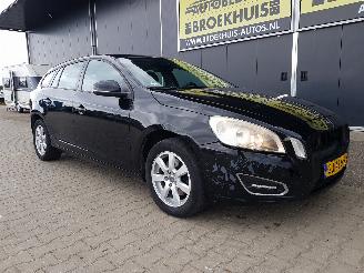 Volvo V-60 1.6 D2 Momentum picture 6