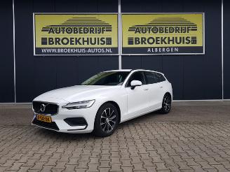 Schadeauto Volvo V-60 2.0 B3 Momentum Advantage 2020/11