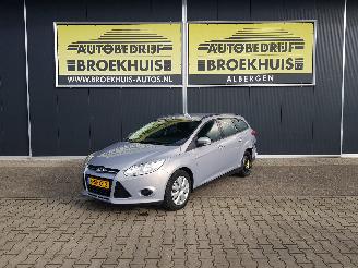 skadebil auto Ford Focus 1.0 EcoBoost Trend 2013/10