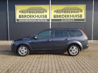 Ford Focus 1.6-16V Ghia picture 2