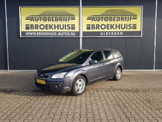 Vaurioauto  passenger cars Ford Focus 1.6-16V Ghia 2008/1