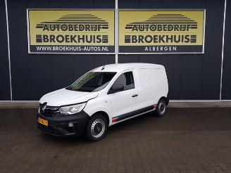 krockskadad bil bedrijf Renault Express 1.5 dCi 75 Comfort 2023/6